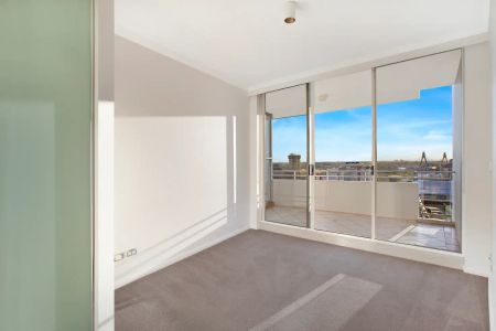 “A Two Bedroom Apartment with Darling Habour Views” - Photo 4