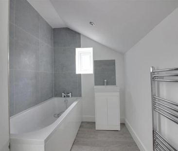3 bedroom flat to rent - Photo 1 | Rentumo
