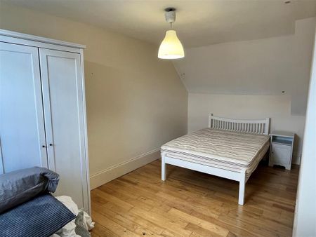 6 bedroom terraced house to rent - Photo 4
