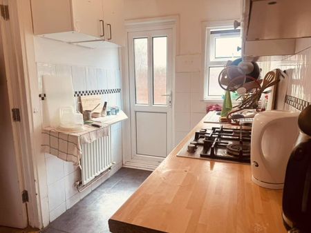 Room in a Shared House, Ermine Road, SE13 - Photo 3