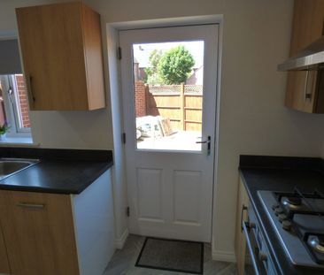 Terraced House to rent on - Photo 4