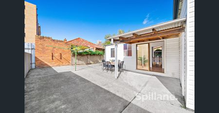 Traditional Charm, Ideal Location - Photo 2