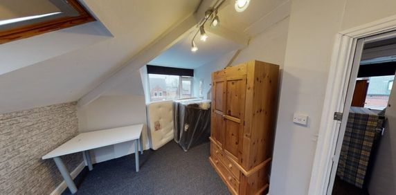 Flat 2, 2 St Michaels Terrace, Leeds, LS6 3QB - Photo 2