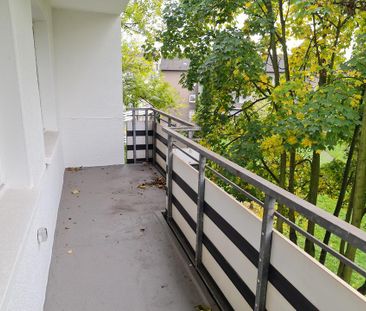 Renovierte 3-Zimmer-Wohnung mit Balkon zu vermieten! 1 Nettokaltmie... - Photo 1