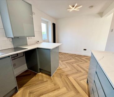 3 bedroom semi-detached house to rent - Photo 6