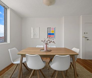 Sundrenched With Extra Large Proportions - Photo 3