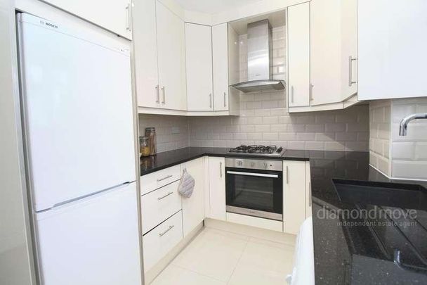 Rothbury Gardens, Isleworth, TW7 - Photo 1