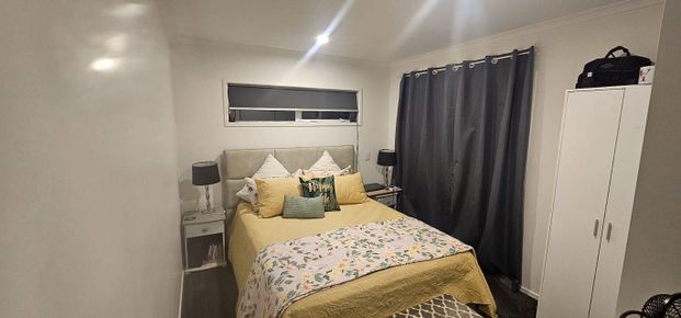 Modern 3 Bedroom Home - Available 12th May - Photo 1