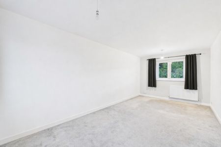 Hales Close, Cheltenham, Gloucestershire, GL52 - Photo 3