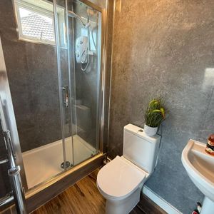 1 bedroom in a house share to rent - Photo 3