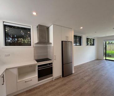 12 Tawa Road, Te Atatu Peninsula - Photo 6