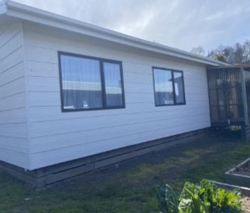 3 bedrooms with new paint, carpet, curtains and bathroom - Photo 4
