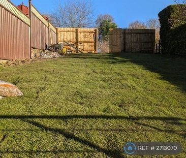 4 bedroom terraced house to rent - Photo 4