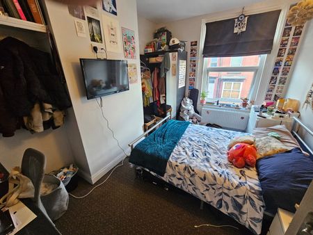 3 Bed - 14 Norwood Place, Hyde Park, Leeds - LS6 1DY - Student - Photo 4