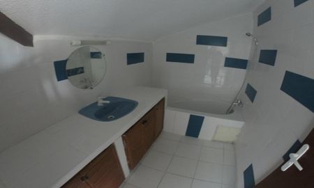 Location Appartement 2 pièces 49m² CAYENNE 97300 - Photo 5