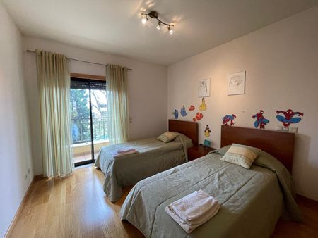 Magnífico Apartamento T2 com Garagem, Inserido em Condomínio Privado com Piscina em Vilamoura. - Photo 5