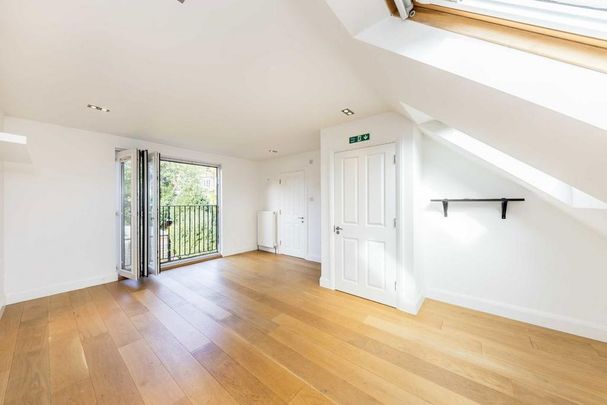 4 bedroom semi-detached house to rent - Photo 1