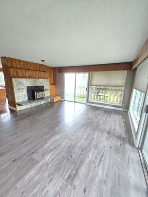 Spacious Home with Large Barn - Photo 1