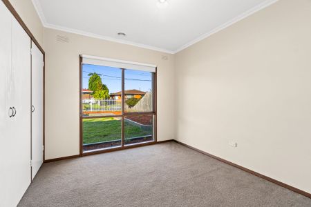 13 Latrobe Crescent - Photo 5