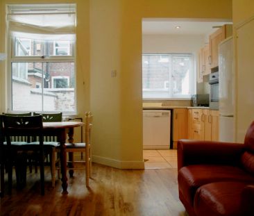 Double bedroom in 4-bedroom house near Platt Fields Park - Photo 4