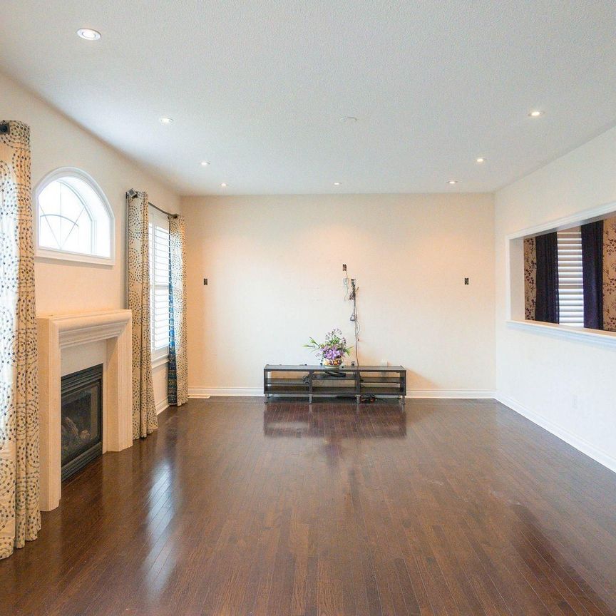 For Lease - 68 Impulse Circle, Brampton, Ontario - Photo 1