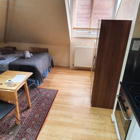 Studio to rent - Photo 1