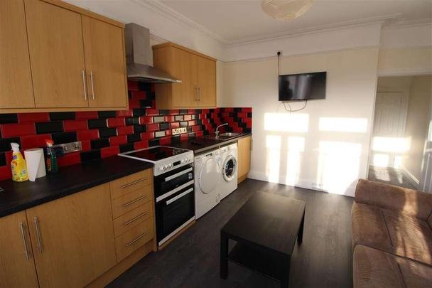 Devonshire Road, **student Apartment** Student Apartment **, Southampton, SO15 - Photo 1