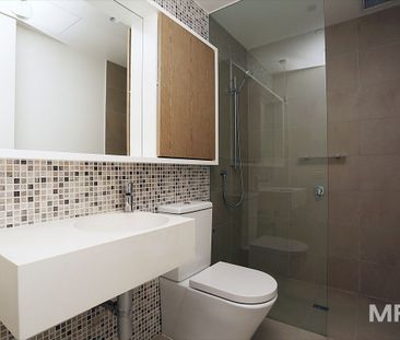 505/74 Queens Road, Melbourne - Photo 2