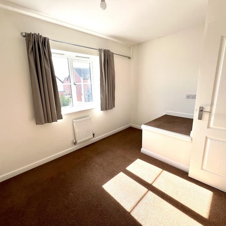 2 bedroom end of terrace house to rent - Photo 1