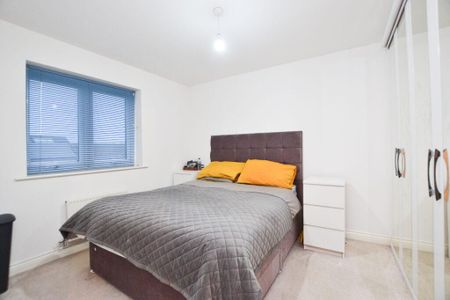 4 bedroom detached house to rent - Photo 4