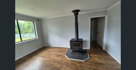 Beautifully renovated - Photo 5