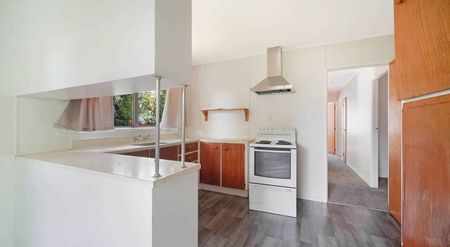 3 Bedroom House with Water Views! - Photo 5