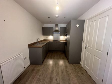 2 bedroom semi-detached house to rent - Photo 5