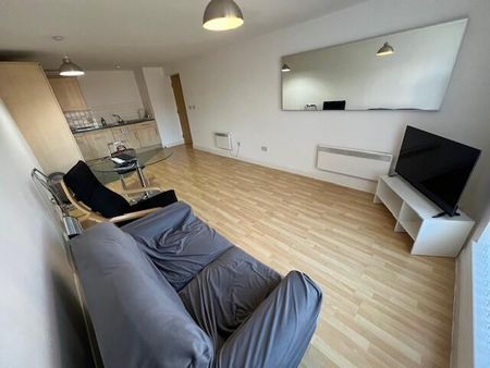 2 bedroom flat to rent - Photo 2
