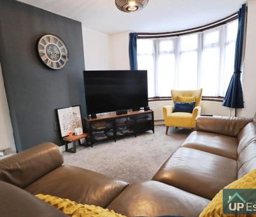 3 bedroom end of terrace house to rent - Photo 4