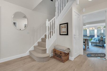 4 bedroom detached house to rent - Photo 4