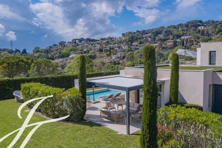 Maison à louer Mougins - Pibonson, Cote d'Azur, France - Photo 2