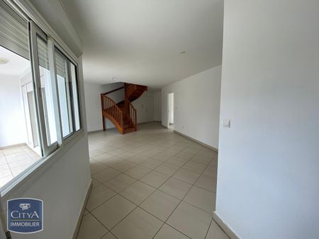Location Appartement 5 pièces 129m² ST DENIS 97400 - Photo 2