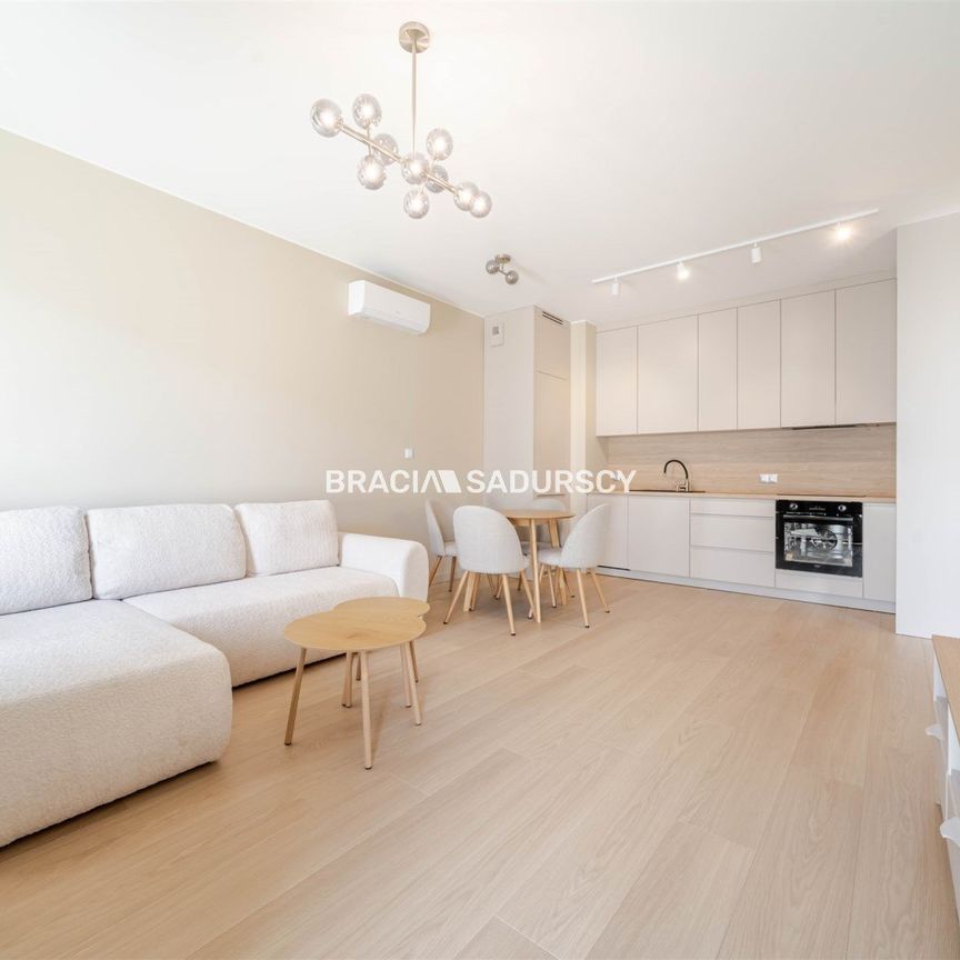 Cieszyńska, miejsce parkingowe, Wysoki Standard - Photo 1