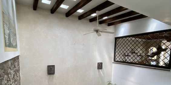 Charming Colonial Home with Spectacular Views in Los Balcones - Photo 3