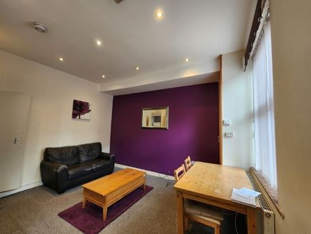 Autumn Place, Hyde Park, Leeds, LS6 1RJ - Photo 2