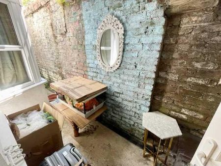 House share to rent - Photo 2