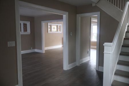 For Lease - 207 Oakwood Avenue, Toronto, Ontario - Photo 3