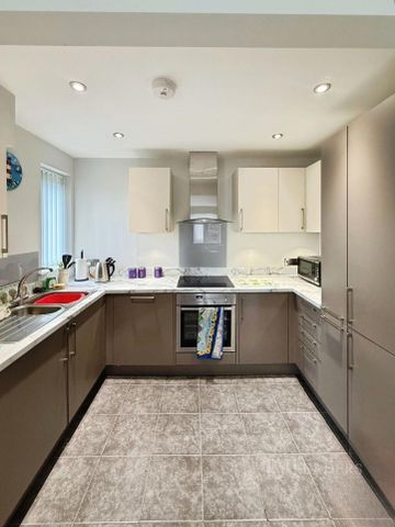 2 bedroom flat to rent The Oaks, Barton on Sea - Photo 2