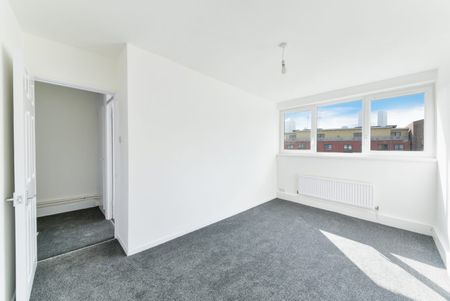 3 Bed Flat, Southwater Close, E14 - Photo 5