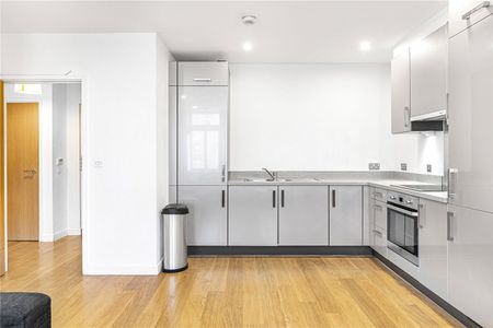 Coral Apartments, Salton Square, London, E14 7GL - Photo 5