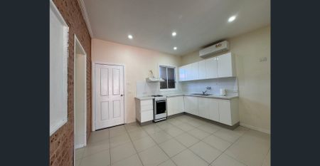GRANNY FLAT FOR LEASE - Photo 4