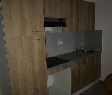 Appartement 1 pièces 33m2 MARSEILLE 4EME 550 euros - Photo 5