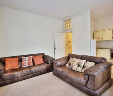 2 bedroom Flat to rent in The Vicarage, Byker, Newcastle upon Tyne - Photo 3