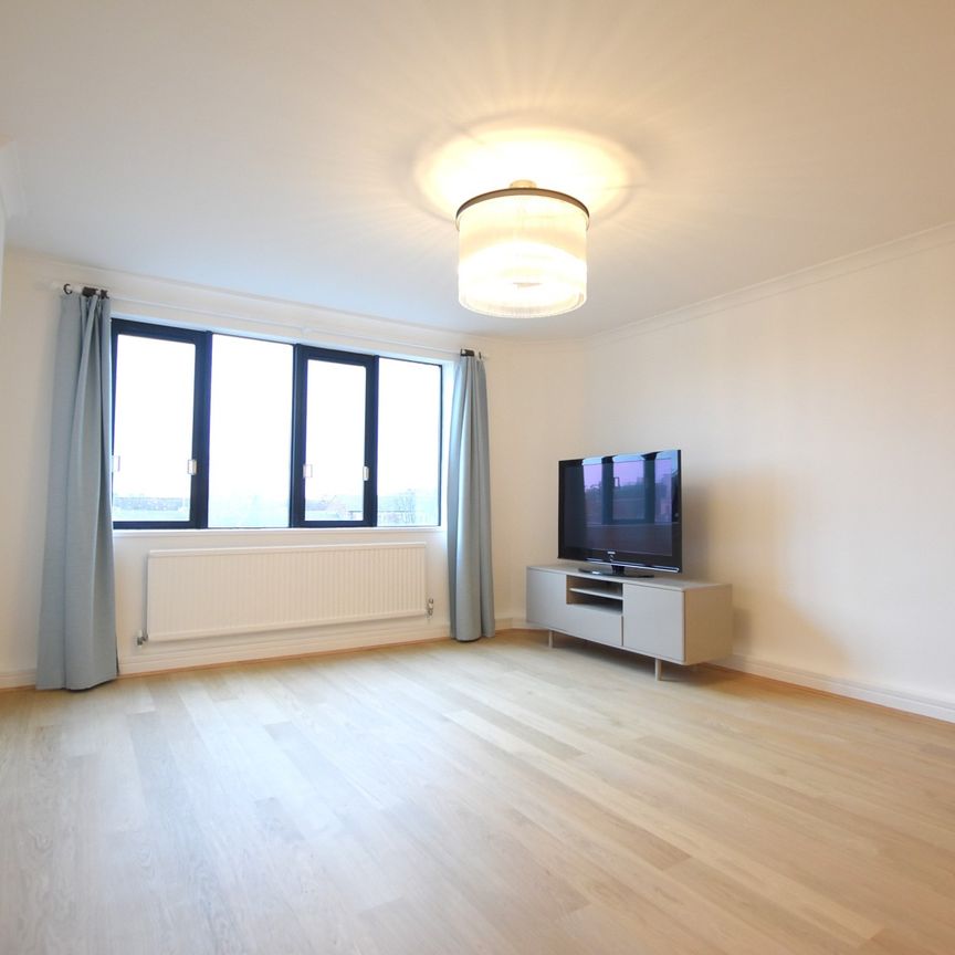 Wellington Road, NW8, London - Photo 1